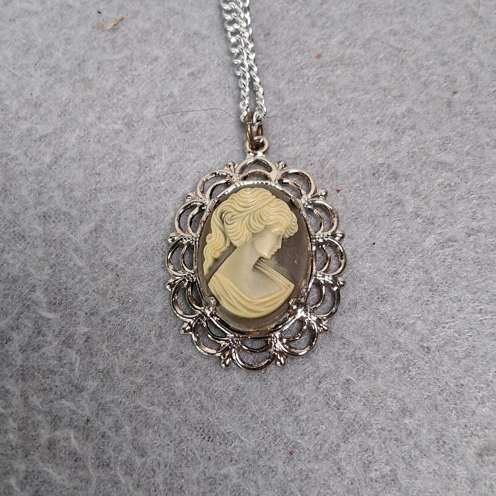 Vintage Germany Silver Tone Faux Cameo Filigree Pendant Necklace 18 Inch